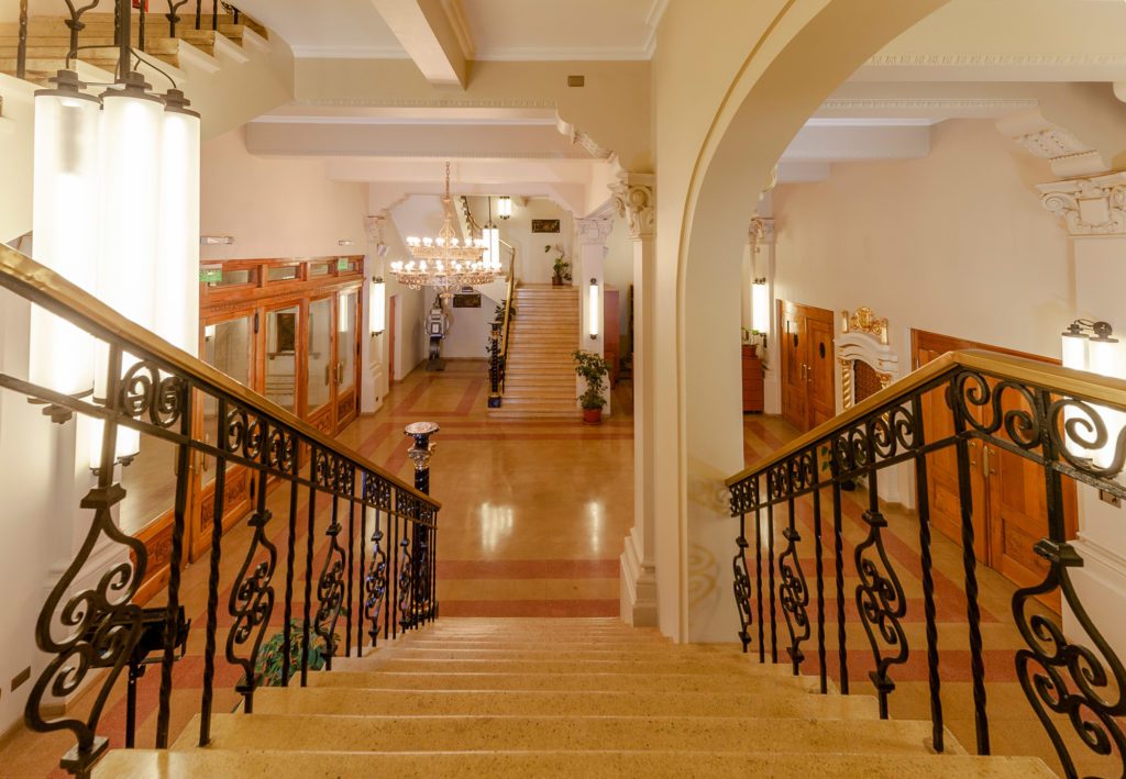Hall Acceso Teatro Regional Cervantes